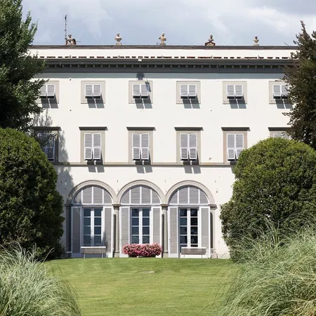 Fronte Villa