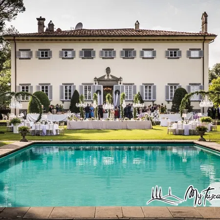 Villa Donati Facade Day