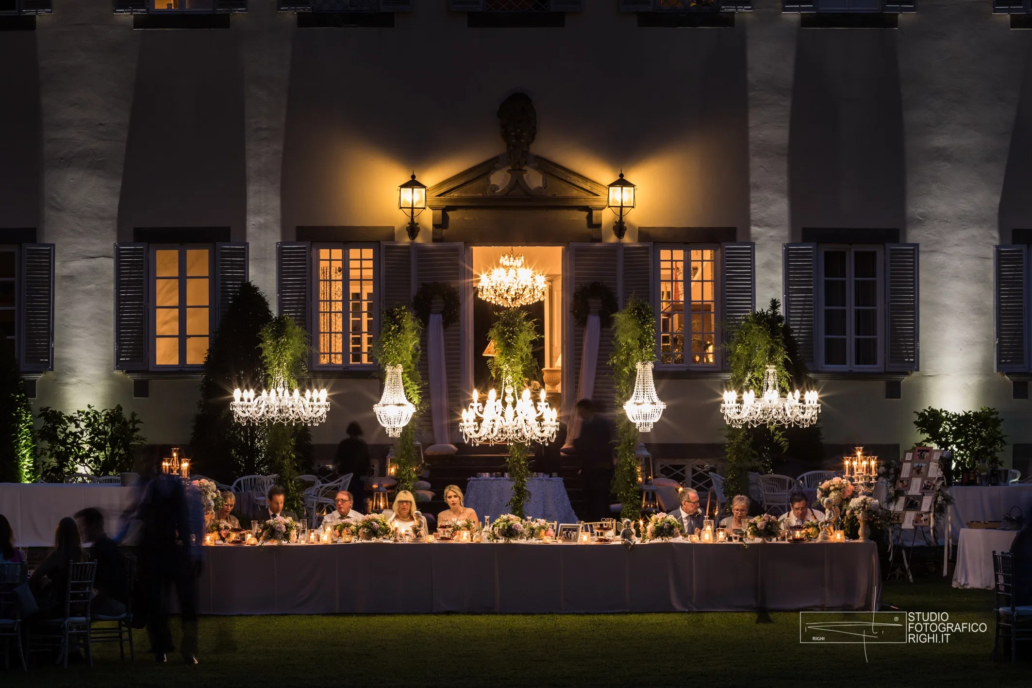 Services Dinner Table