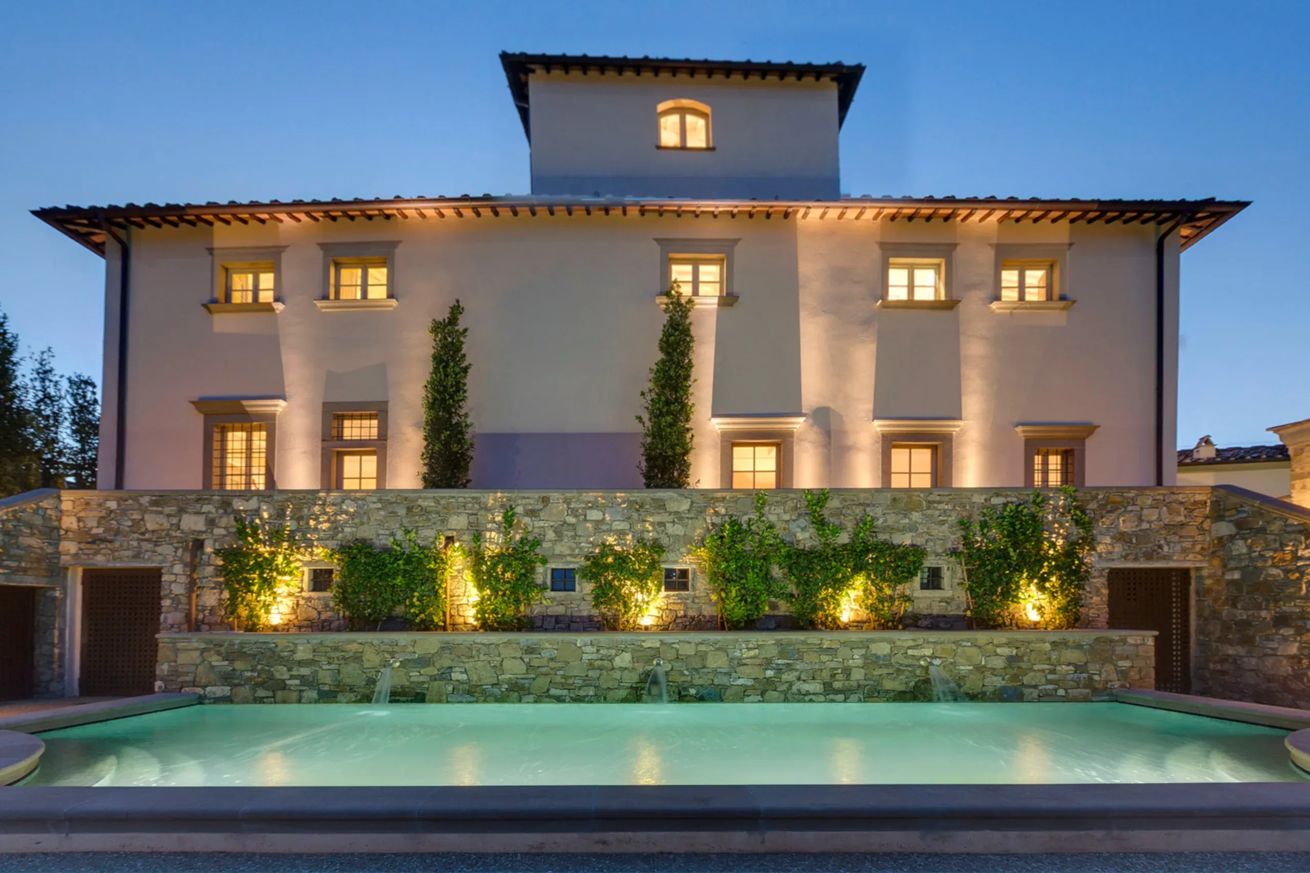 The Painter S Retreat Facade Dusk