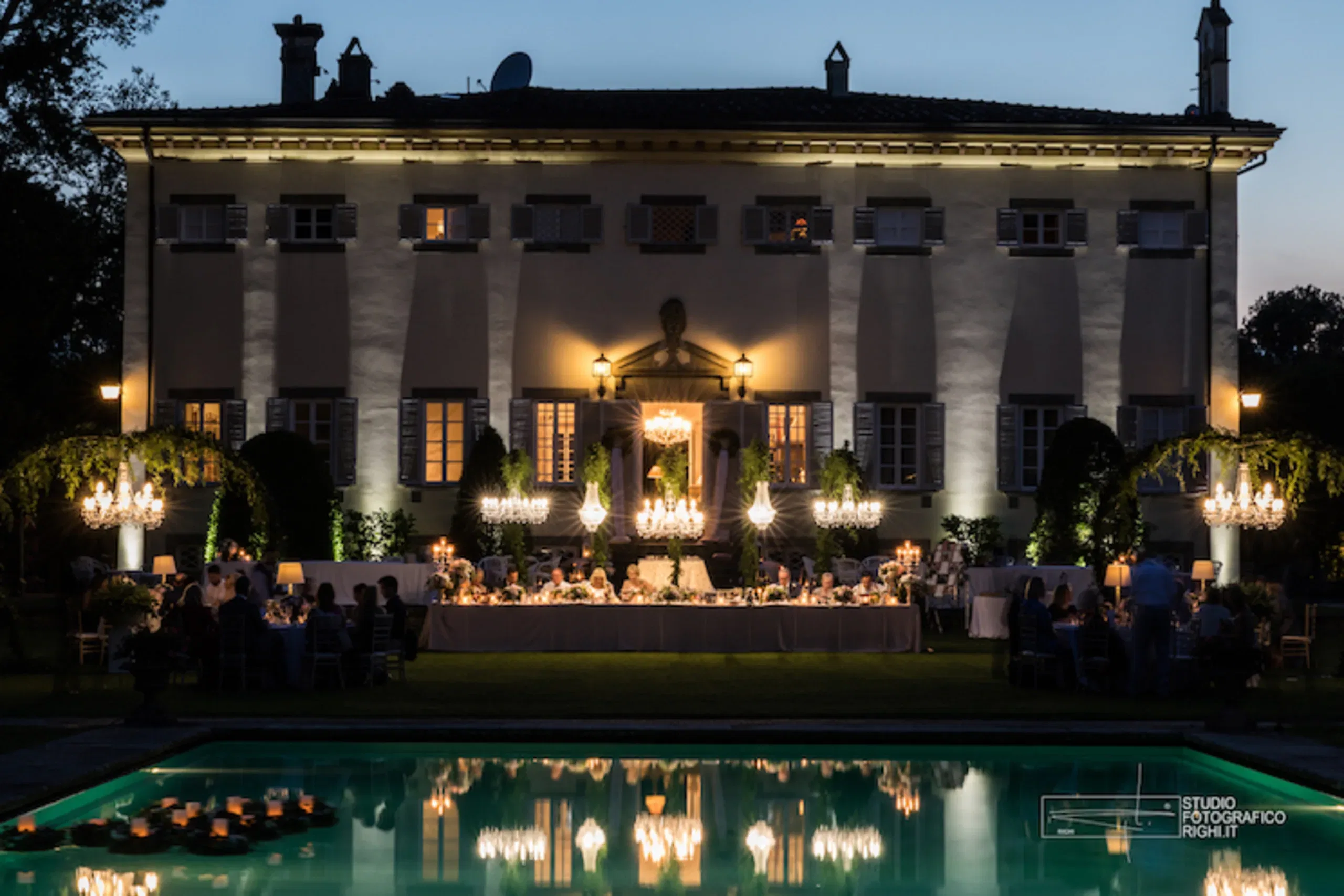 Villa Donati Facade Night